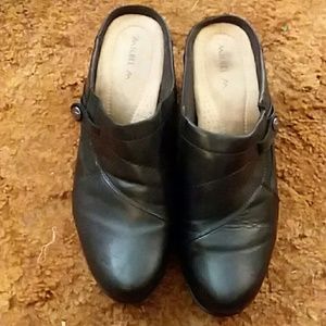 Ladies black slide heels